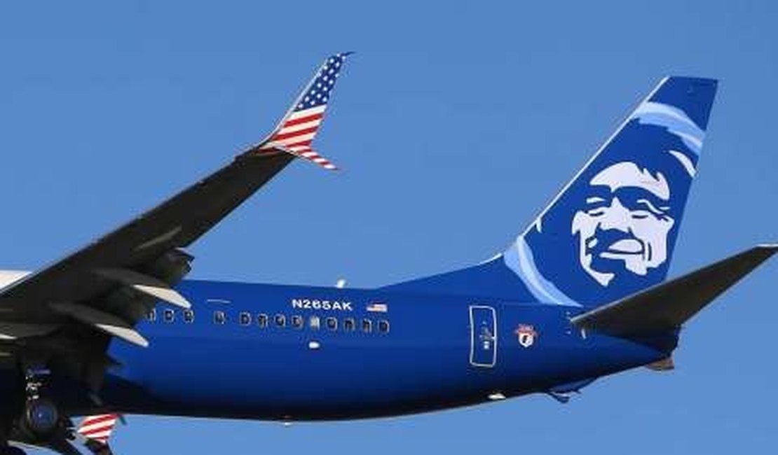 Piloto de folga tenta desligar motores de avião em voo nos EUA