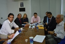 Procon Alagoas discute preço dos combustíveis na Câmara de Vereadores