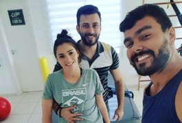 Lais Souza comemora ao ficar em pé pela primeira vez