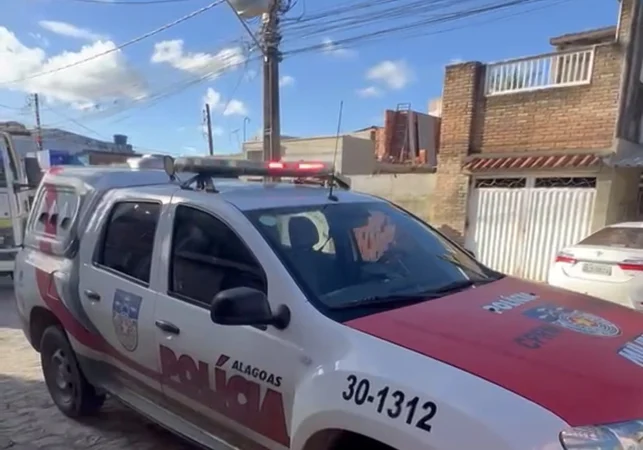 Motorista é baleado dentro de carro em Maceió; polícia apura possível ligação com tráfico de drogas
