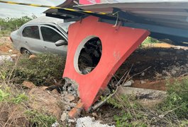 Colisão entre veículo de passeio e moto resulta na morte de dois homens no Sertão de Alagoas