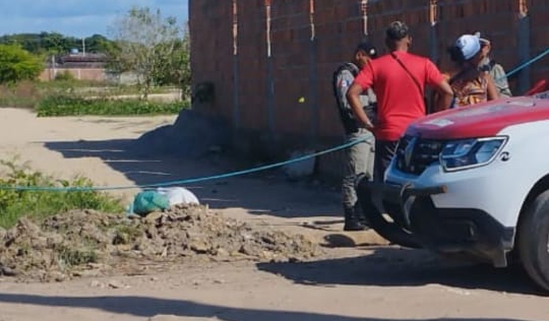Jovem é assassinado com vários tiros durante a madrugada em Maceió