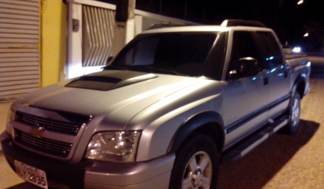 Criminosos armados invadem lava jato e roubam veículos em Arapiraca