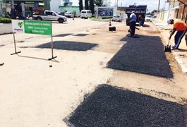 Prefeitura intensifica trabalho de recuperação de ruas