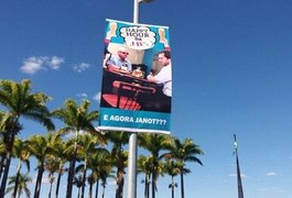 Banners com encontro em bar entre Janot e advogado de Joesley são afixados em postes