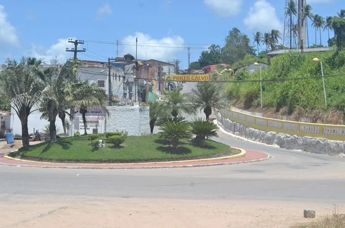 Dois suspeitos de tráfico são presos após confusão dentro de motel em Porto Calvo