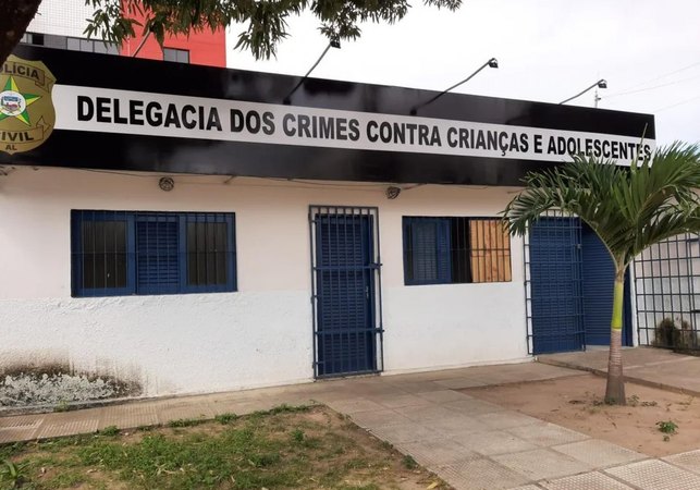Policia Civil cumpre mandado e investiga segundo suspeito de armazenamento de pornografia infantil, em Alagoas