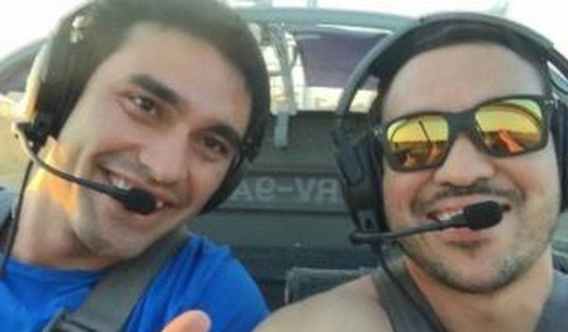 Amigos postam foto antes de morrerem em queda de avião, em GO