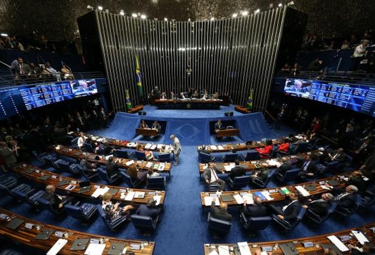 Senado retoma julgamento de Dilma com debates entre defesa e acusação