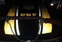 Operação realizada por policiais de AL e PE prende homem com espingarda no Sertão pernambucano