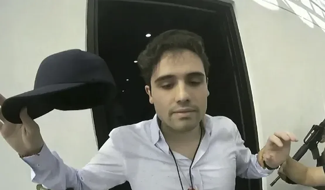 Violência fica fora de controle no México após prisão de filho do famoso narcotraficante El Chapo