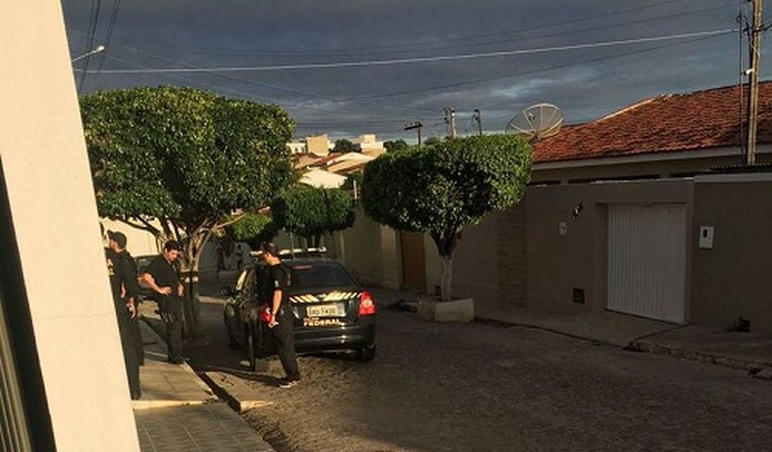 Polícia cumpre mandados em casas de vereadores de Batalha