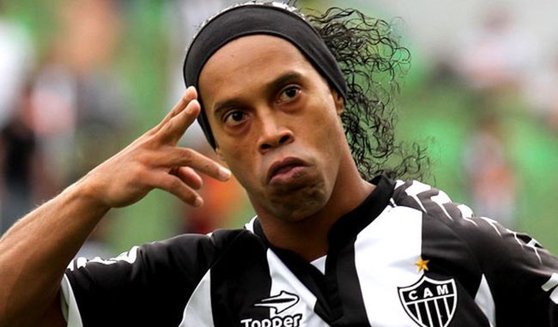 Ronaldinho Gaúcho deixa de pagar pensão e tem bens penhorados pela Justiça