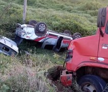 Viatura da PM capota após colisão e 3 militares ficam feridos em rodovia alagoana