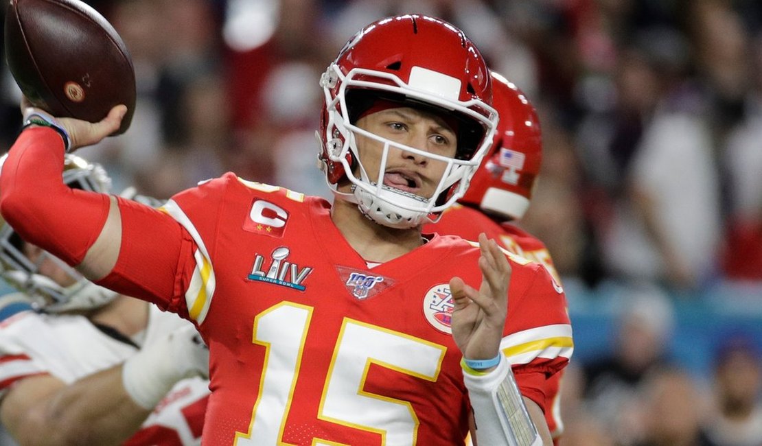 Patrick Mahomes pode se tornar o jogador mais bem pago da história do esporte americano