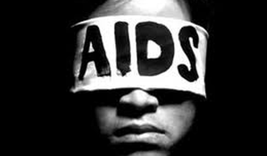 Levantamento mostra que um em cada cinco adolescentes interrompe tratamento da aids