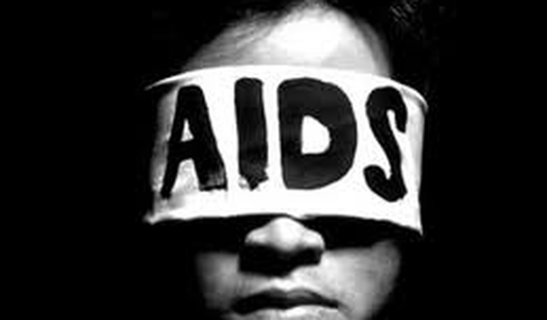 Levantamento mostra que um em cada cinco adolescentes interrompe tratamento da aids