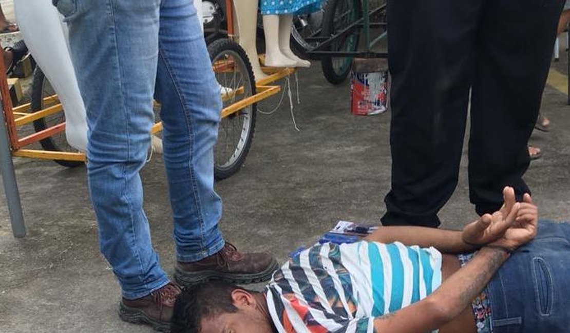 Homem é detido e amarrado após ser flagrado roubando em loja no bairro Eldorado, em Arapiraca