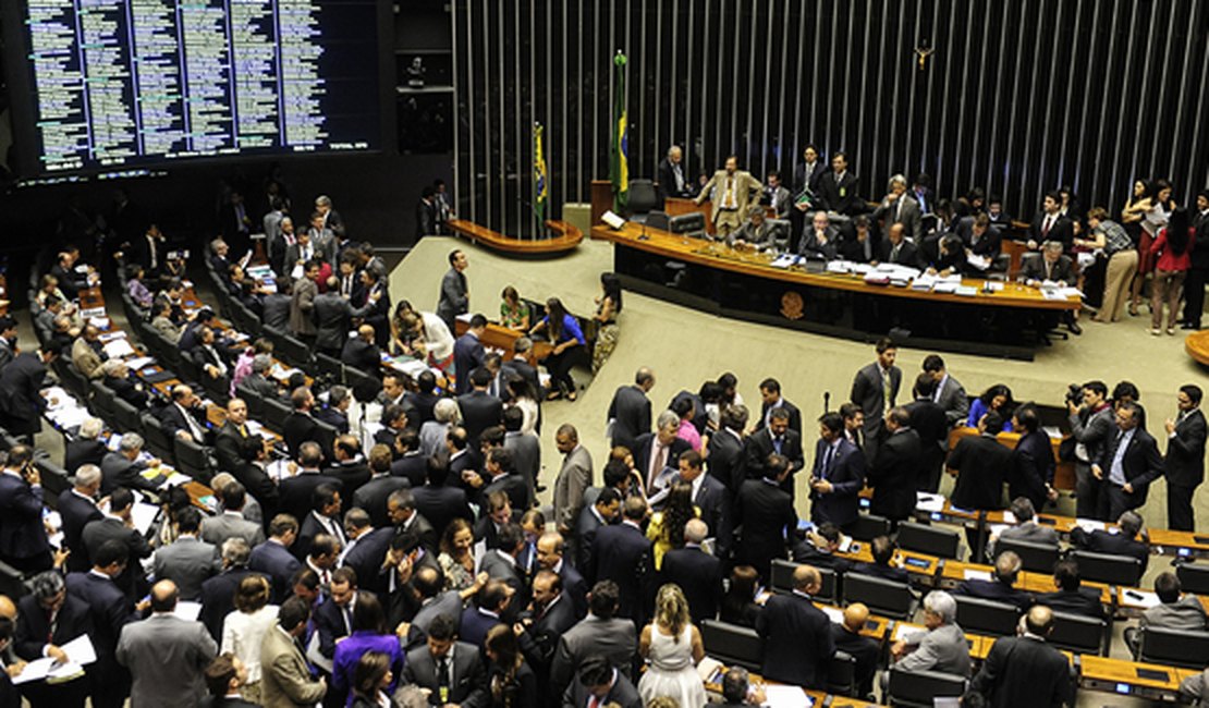 Votação sobre maioridade penal gera protesto na Câmara dos Deputados