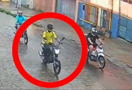 Polícia Civil divulga vídeo de homicídio no Jacintinho para ajudar a identificar autor do crime