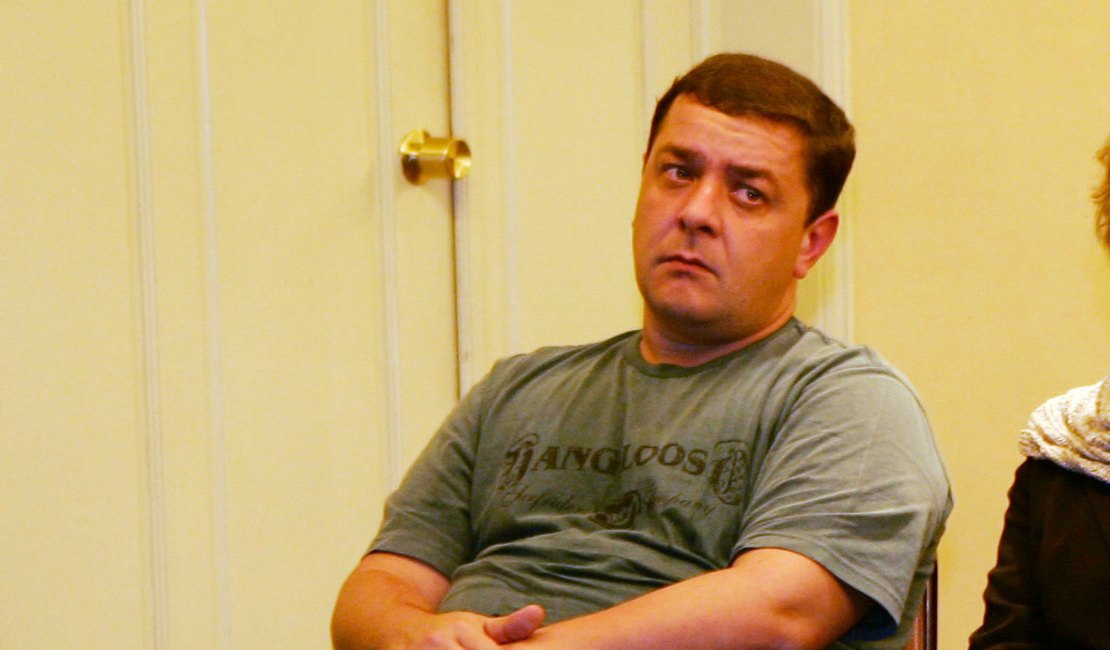 Flávio Bolsonaro aciona TCU contra filho de Lula após acusações de fraude no INSS