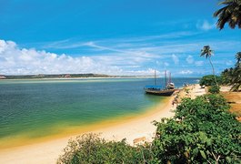 Veja os 17 trechos impróprios para banho no litoral alagoano; final de semana será de muito sol