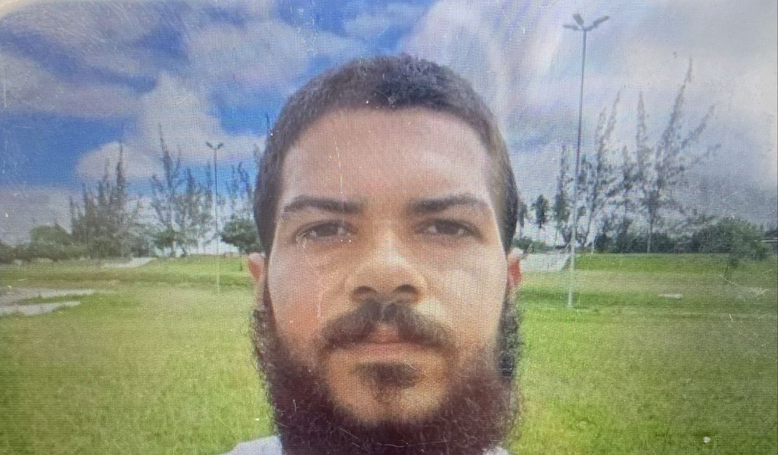 Família busca informações sobre jovem desaparecido em Arapiraca