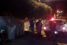 Homem é perseguido e é executado dentro de banheiro de casa no bairro Cacimbas em Arapiraca