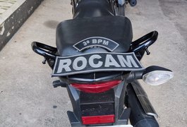 Homem é detido com moto furtada em Arapiraca; veículo estava escondido em lava-jato