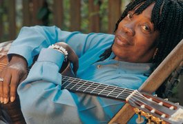 Milton Nascimento passa por cateterismo e permanece internado