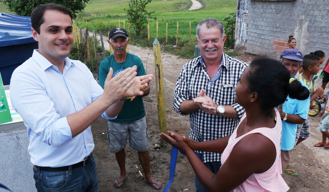 Nascentes revitalizadas levam água a mais de 500 pessoas em Maribondo