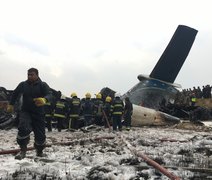 Avião cai em aeroporto do Nepal