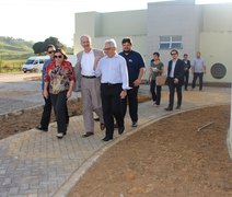 Ministro visita hospital veterinário e laboratórios da Ufal em Viçosa