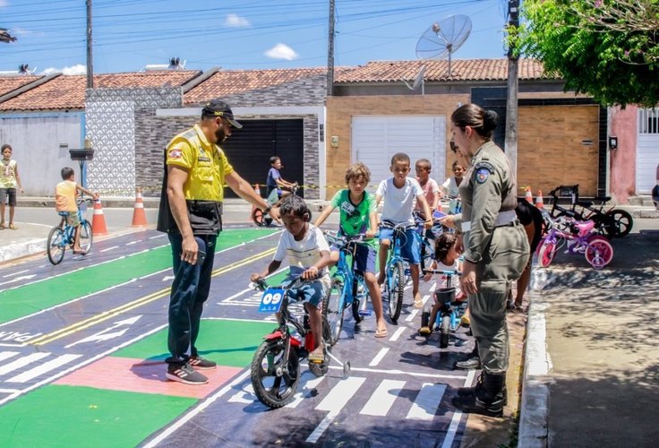 SMTT Penedo e Detran Alagoas orientam crianças do Vale do São Francisco sobre trânsito