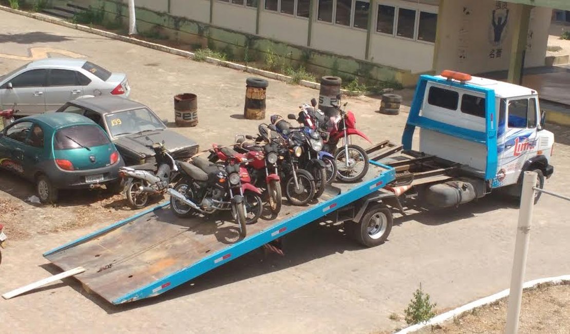 Detran inicia processo de retirada de veículos do 3° BPM