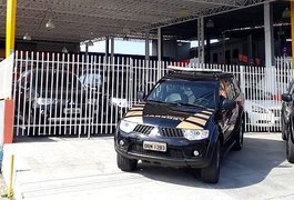Operação da PF apreende veículos e bloqueia contas de empresários alagoanos