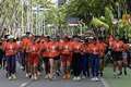 Mulheres das forças de segurança percorrem orla de Maceió para divulgar o programa 'Pronta'