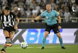 Segue o líder! Botafogo ganha do Corinthians por 3 a 0 e segue invicto na Série A