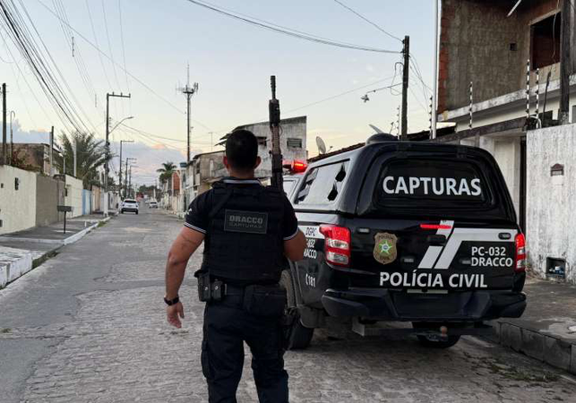 Padrasto acusado de abusar de enteada e ameaçá-la é preso em Maceió