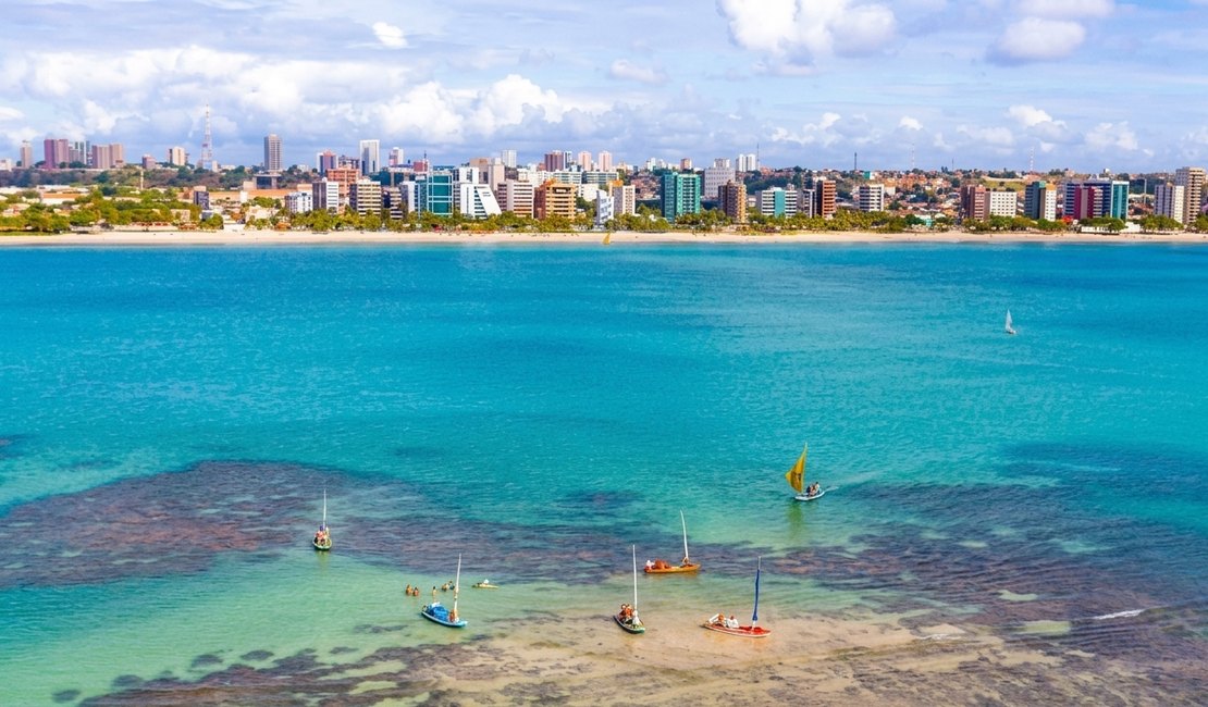 Jangadeiro suspeito de importunação sexual em Maceió é intimado pela Polícia Civil