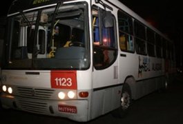 Criminoso morre durante tentativa de assalto a ônibus da empresa Real Alagoas