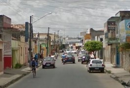 Cinco mulheres são assaltadas em ponto de ônibus no Centro de Arapiraca