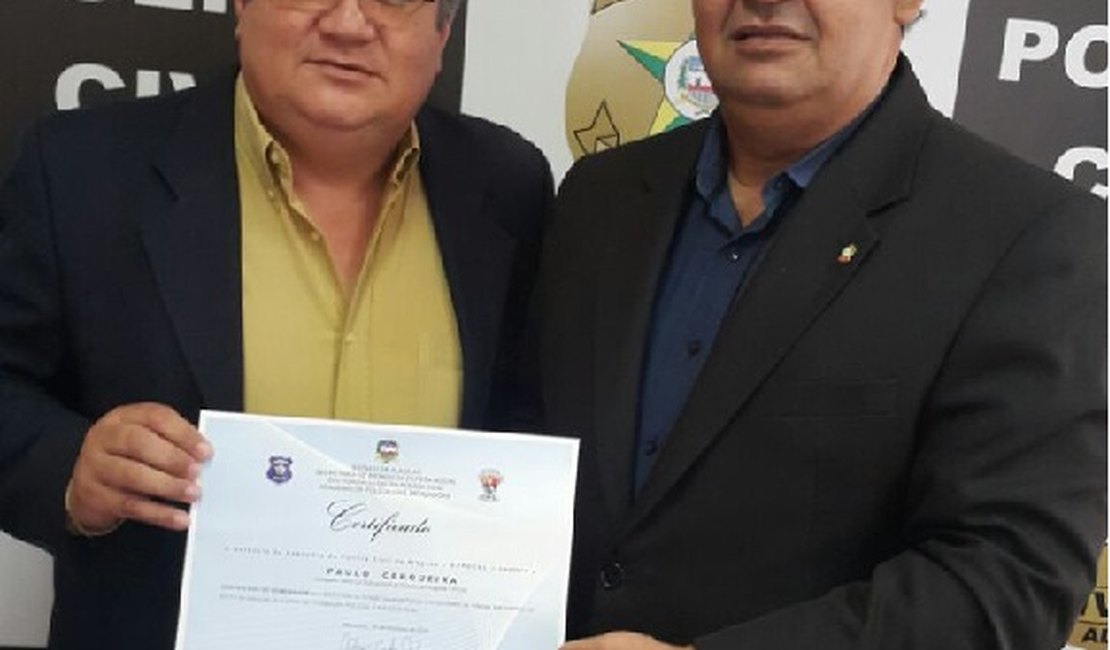 Academia concede homenagem a diretores da Polícia Civil