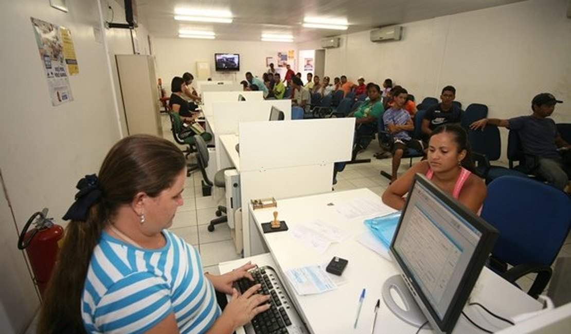 Repartições públicas estaduais têm horário reduzido nesta terça-feira