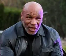 Mike Tyson é visto agredindo homem dentro de avião