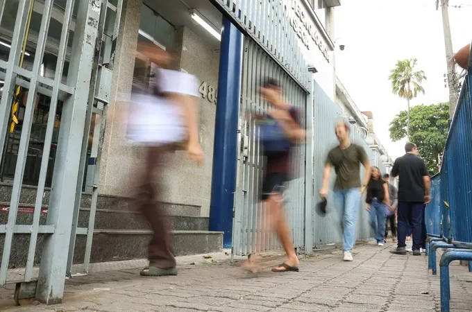 Saiba quais são as três questões anuladas no Enem 2025