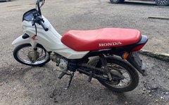 Moto apreendida com menor suspeito de roubo, em Arapiraca