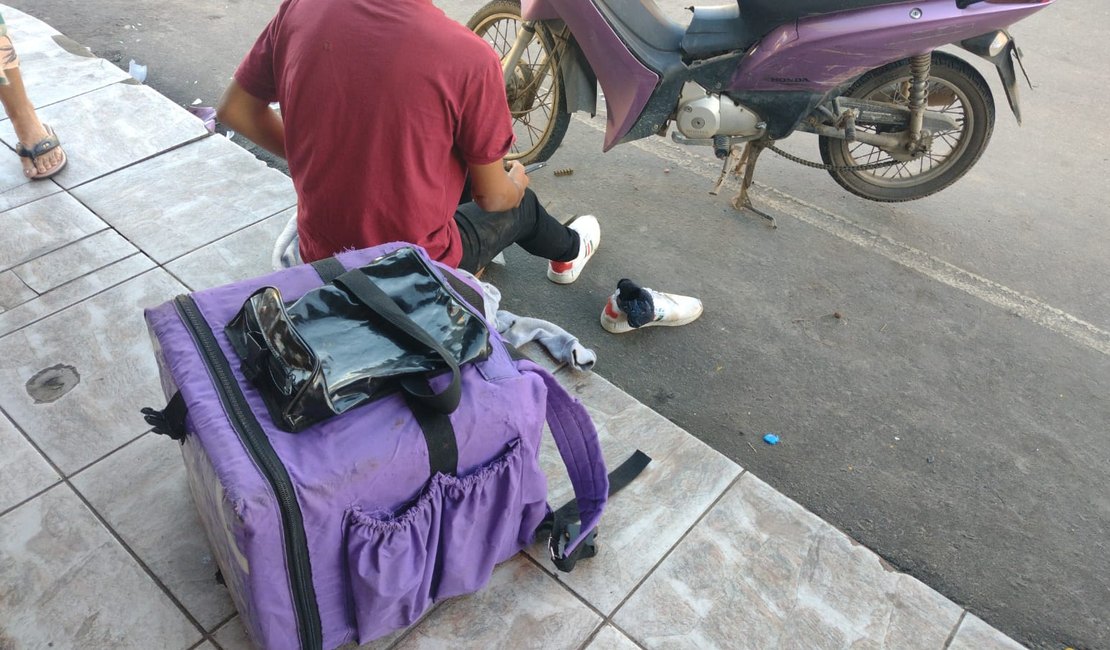 Entregador fica ferido após colidir contra van, em Arapiraca