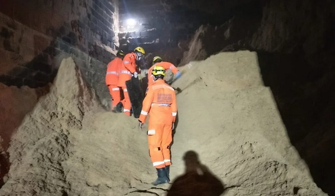 Trabalhador cai em silo e morre soterrado em serragem em Minas Gerais