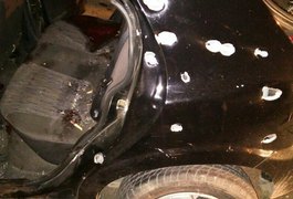 Suspeitos de roubo feridos em troca de tiros morrem no HGE, em Maceió